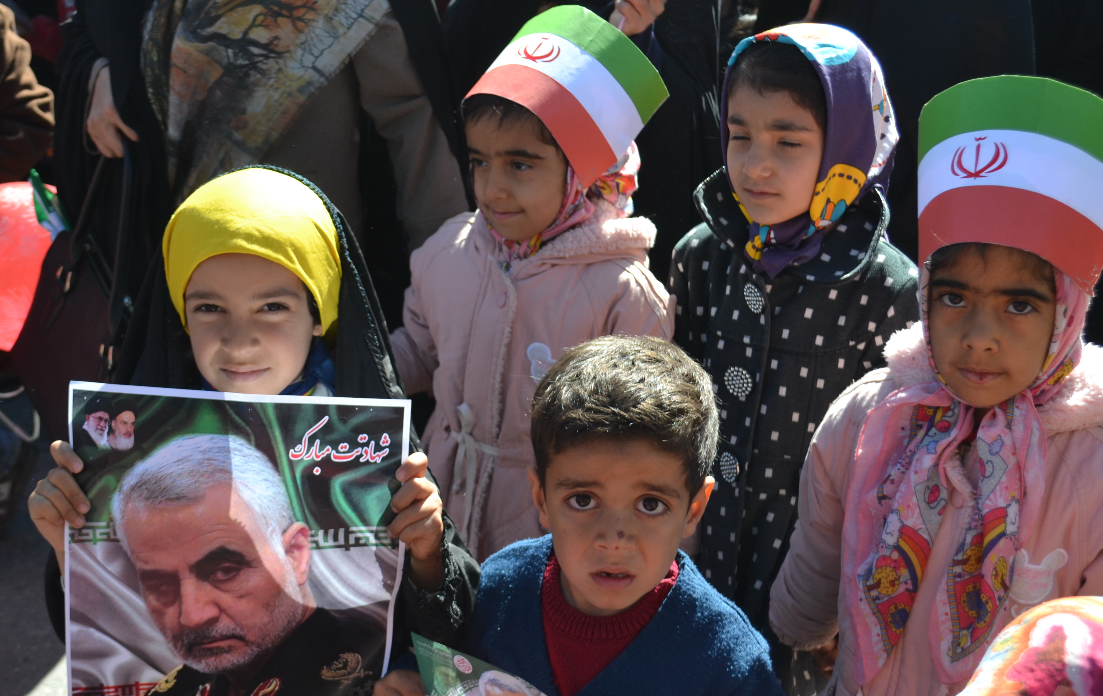 گزارش تصویری از حضور دیدنی نونهالان و نوجوانان (دختر و پسر) شهرستان کوار در راهپیمایی ۲۲ بهمن ۹۸ (سری اول)