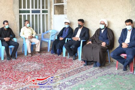 تجلیل از خانواده اهدا کننده عضو نوجوان مرگ مغزی شده نوروزانی توسط جمعی از مسئولین شهرستان کوار
