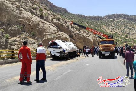 ۲۶ نفر از مصدومان حادثه اتوبوس جاده فیروزآباد – کوار ترخیص شدند